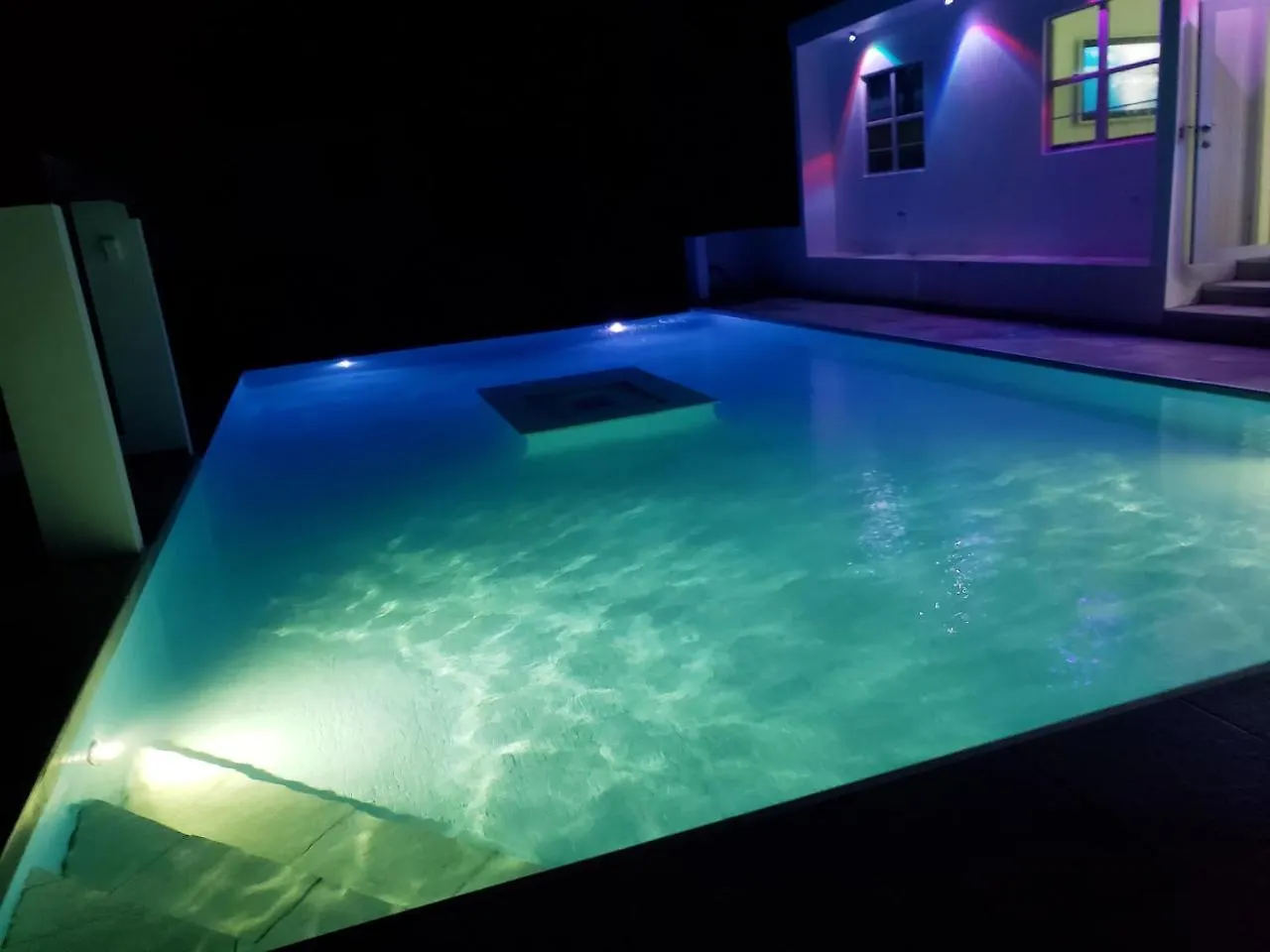 Front Beach Luxury House W Infinity Pool 호텔 과야마 펜션