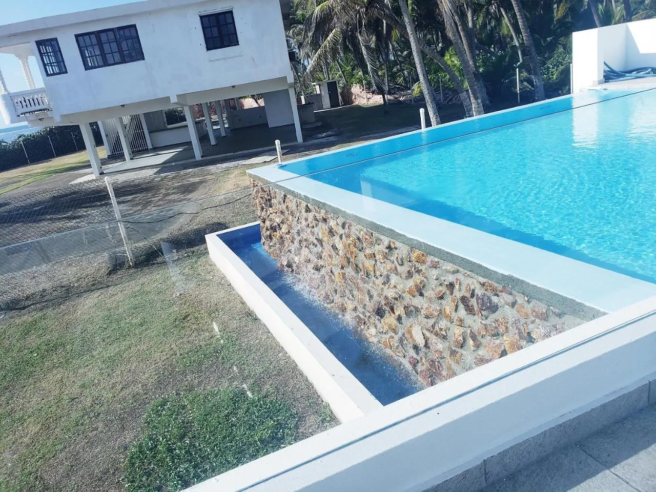 Front Beach Luxury House W Infinity Pool 호텔 과야마 0*,  푸에르토리코
