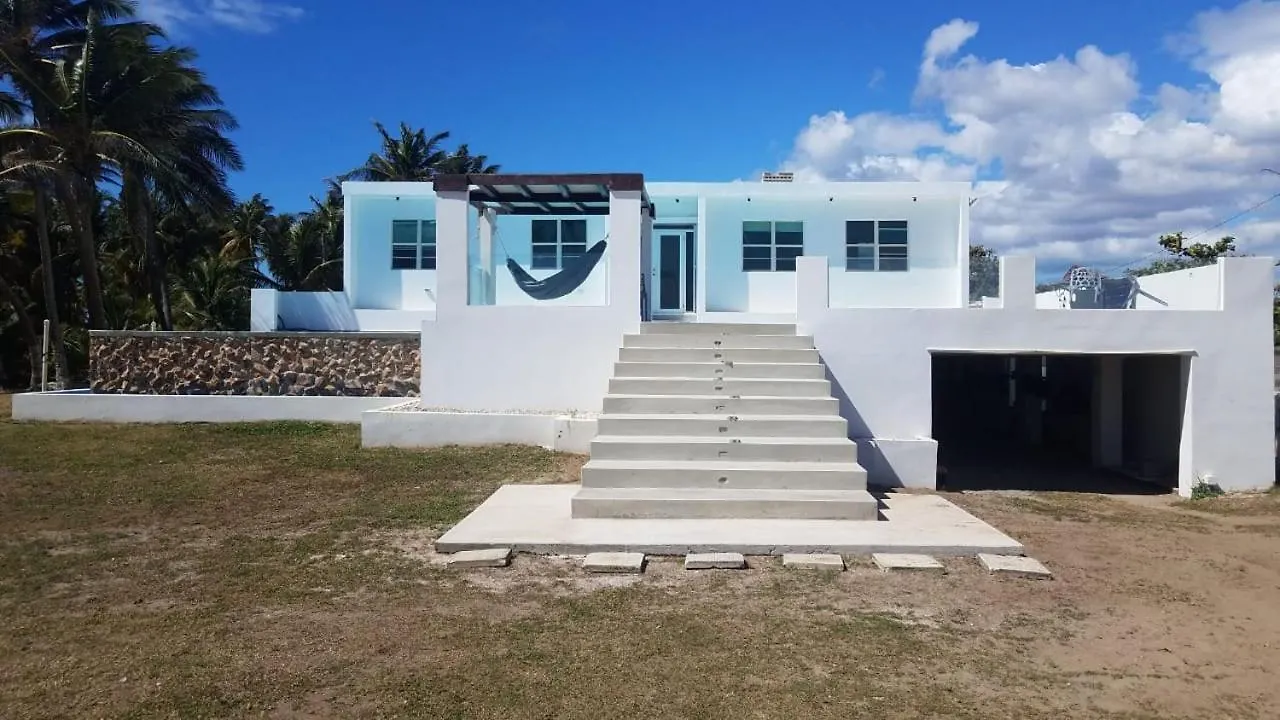 Front Beach Luxury House W Infinity Pool 호텔 과야마