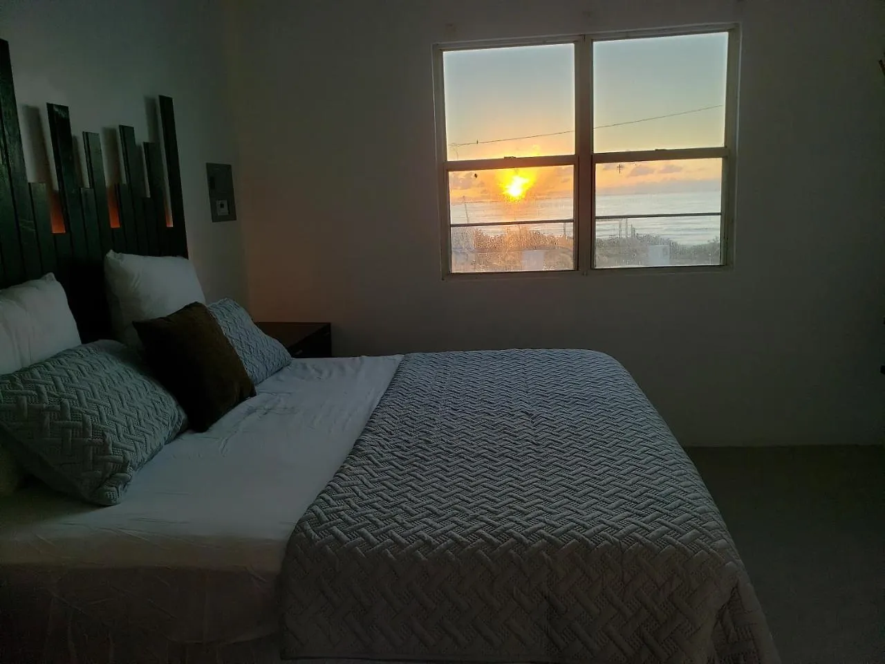 Front Beach Luxury House W Infinity Pool 호텔 과야마 펜션